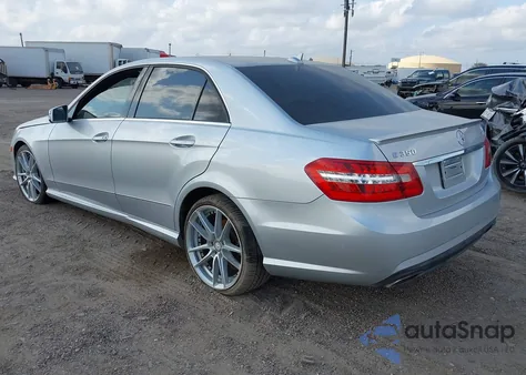 2011 Mercedes-Benz E 350 4Matic z USA, uszkodzony, nr VIN WDDHF8HB3BA382100